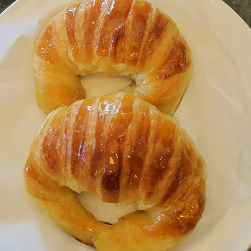 medialunasweetcroissant